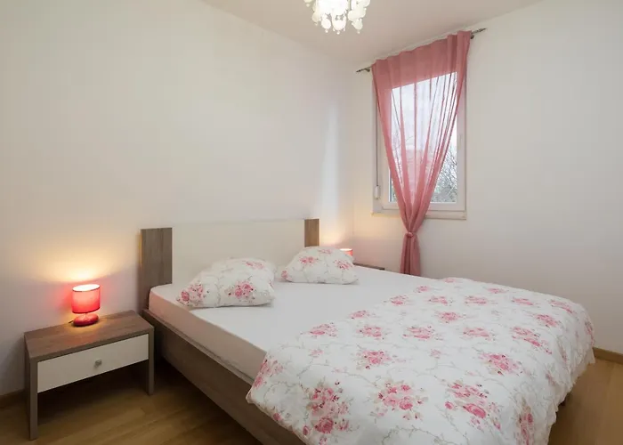 Apartments Arijana Free Private Garage And Sea View Apartment