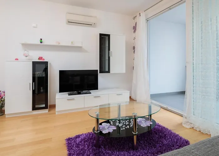 Apartment Apartments Arijana Free Private Garage And Sea View Split