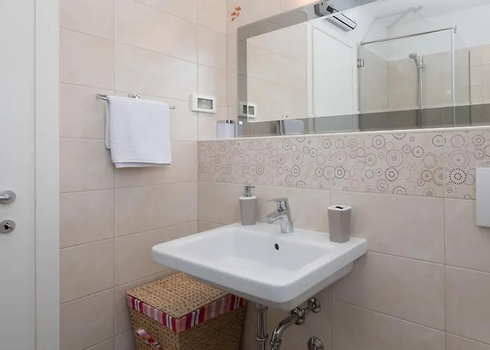 Apartments Arijana Free Private Garage And Sea View Split