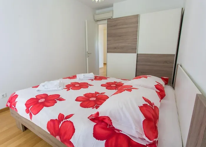 Apartment Apartments Arijana Free Private Garage And Sea View Split