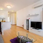 Arijana Free Private Garage And Sea View Apartman *