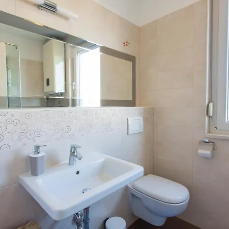 Arijana Free Private Garage And Sea View Apartament
